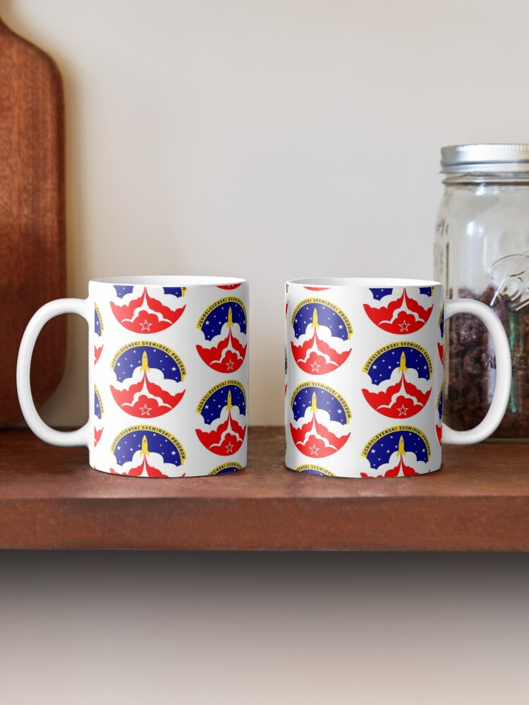 Mug à café for Sale avec l'œuvre « Jugoslovenski Svemirski