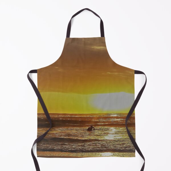 Artikelvorschau, Surfer beobachten Sonnenaufgang am Cocoa Beach, FL entworfen und verkauft von AJDesignsstuff.