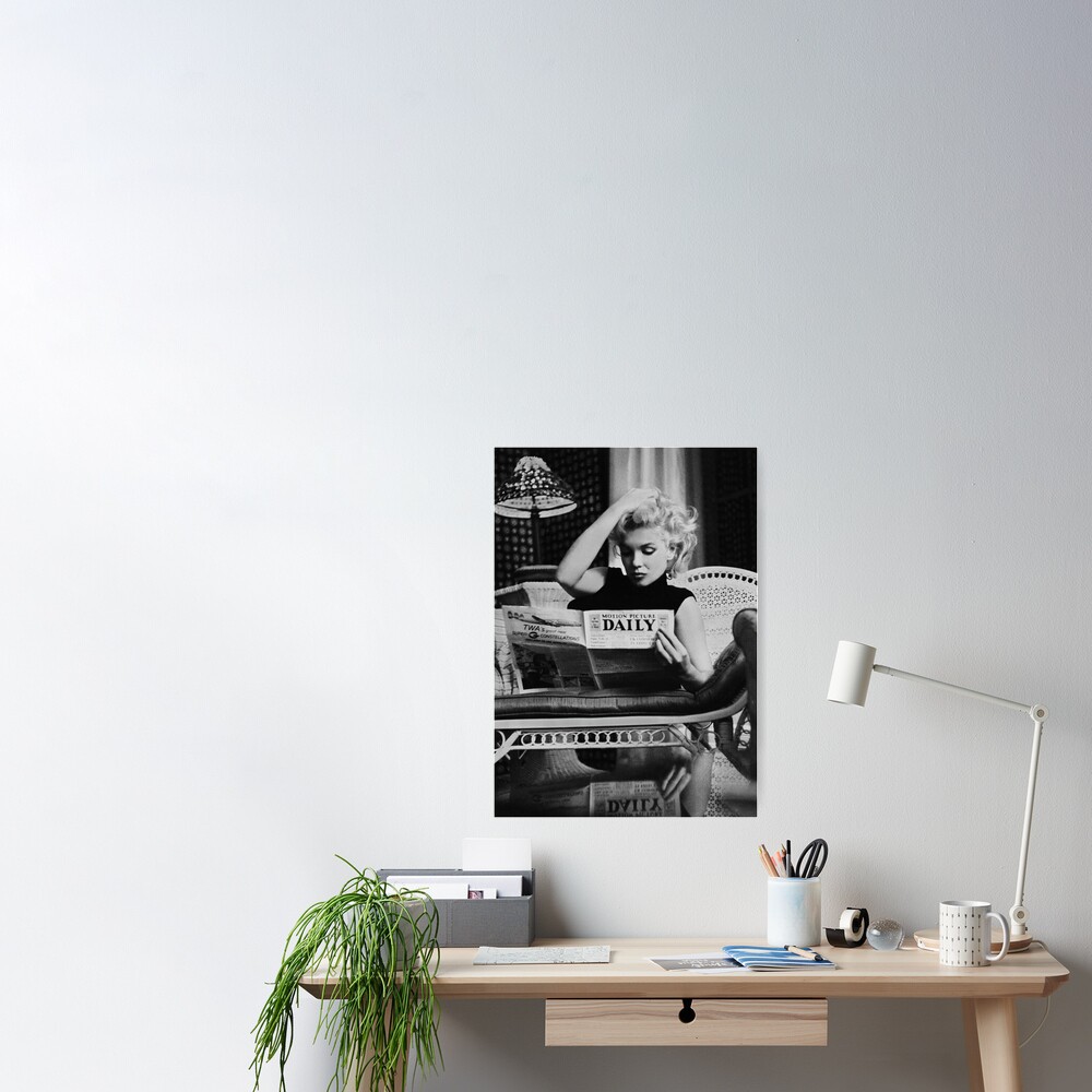 Disover Framed Marilyn Monroe Reading Newspaper Classic Semi-Glossy Paper Poster