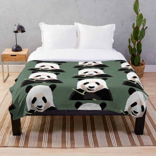 Artikelvorschau, Schüchterner Panda - süßes Design entworfen und verkauft von FlopyFlop.