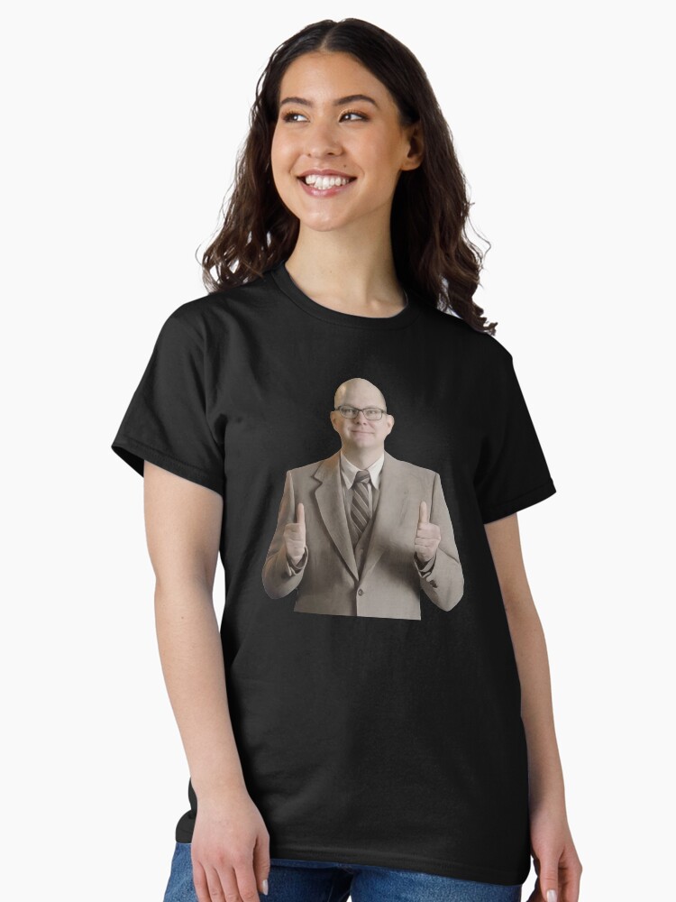 Aperçu 2 sur 7. T-shirt classique avec l'œuvre colin robinson créée et vendue par RoyalNadja.