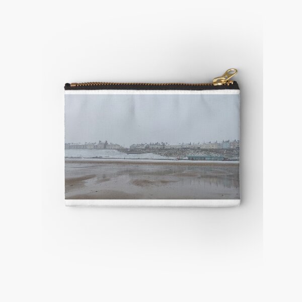 Aperçu de l'œuvre Plage enneigée, Roker, Sunderland créée et vendue par PhilHewitt.