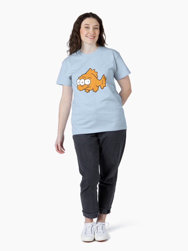 Aperçu 4 sur 7. T-shirt classique avec l'œuvre Blinky | Thème Les Simpson | @HeckinFarOut créée et vendue par heckinfarout.