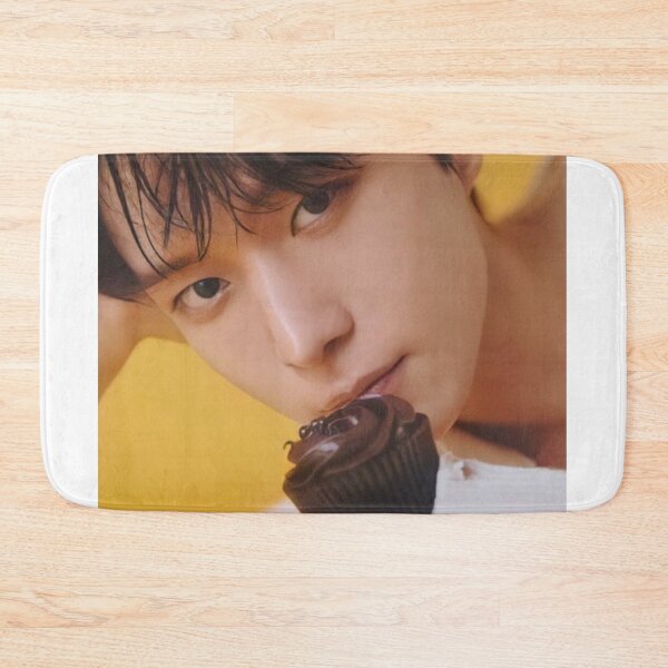 Item preview, Joo Seok Hoon Photoshoot 김영대 Kim Young Dae designed and sold by DeclaDoylen.