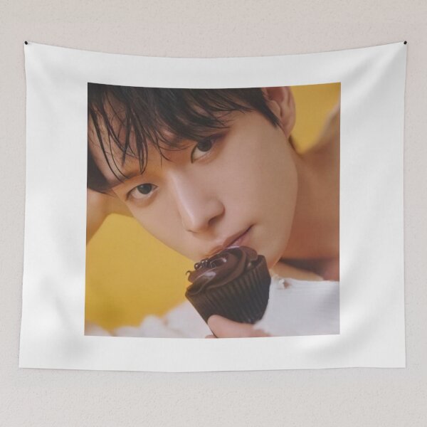 Item preview, Joo Seok Hoon Photoshoot 김영대 Kim Young Dae designed and sold by DeclaDoylen.