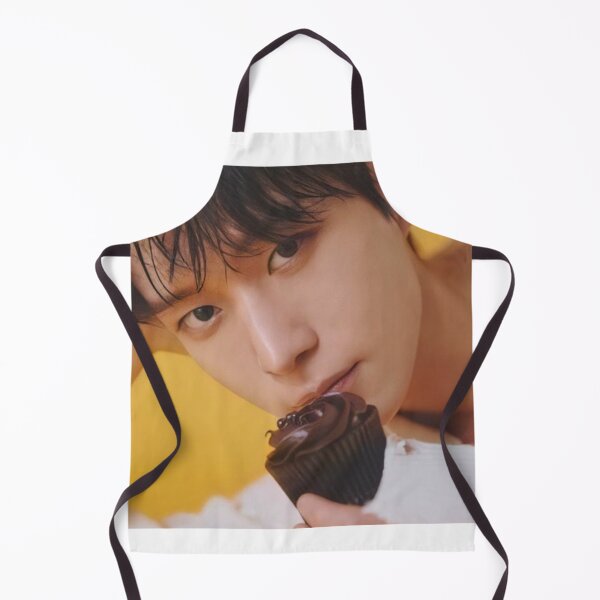 Item preview, Joo Seok Hoon Photoshoot 김영대 Kim Young Dae designed and sold by DeclaDoylen.