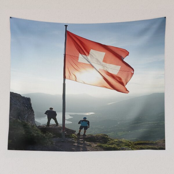 Artikelvorschau, Schweiz-Flagge in den Bergen mit auch entworfen und verkauft von dynastyokou.