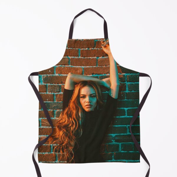 Aperçu de l'œuvre Leslie Grace créée et vendue par Sriraten.