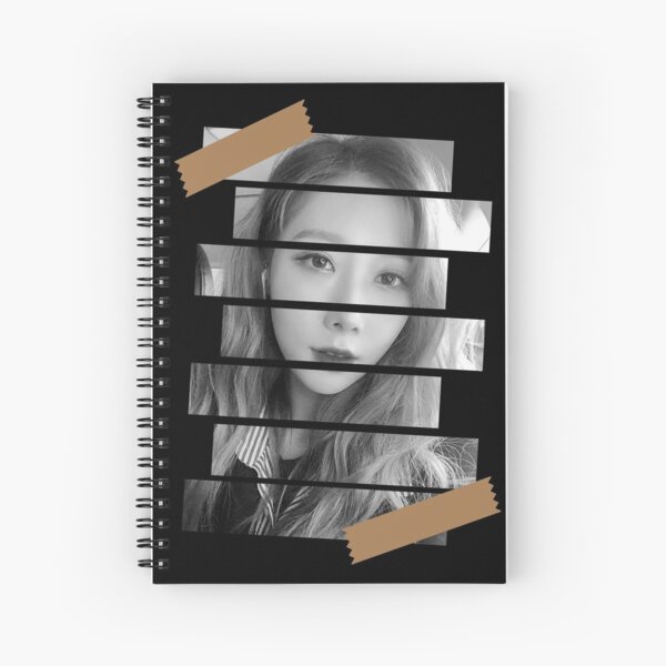 Artikelvorschau, Han Dong Dreamcatcher Handong Koreanisches Kpop Monochromes Streifendesign entworfen und verkauft von Piosenka Art.