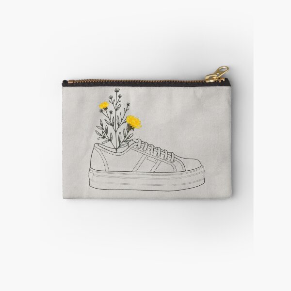 Aperçu de l'œuvre chaussure fleurie créée et vendue par LiaruDesign.