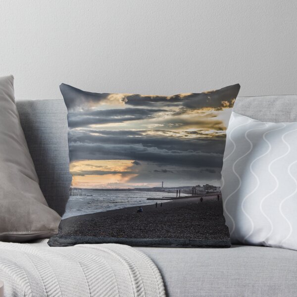 Artikelvorschau, Brighton Beach with West Pier at Sunset entworfen und verkauft von thecameraguys.