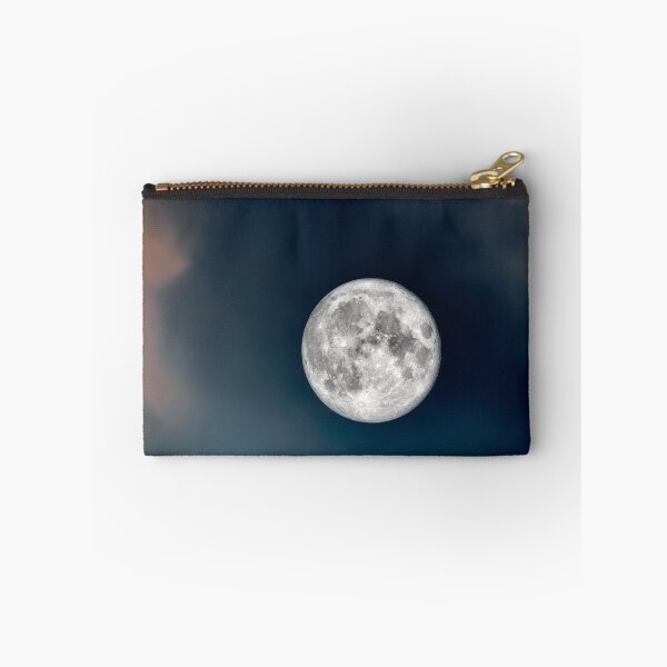 Item preview, Luna en el cielo nocturno designed and sold by Emote Bot.