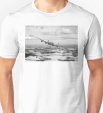 Home stretch: Lancaster over England, B&W version Unisex T-Shirt