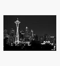 Downtown Seattle bei Nacht (schwarz und weiß) Fotodruck