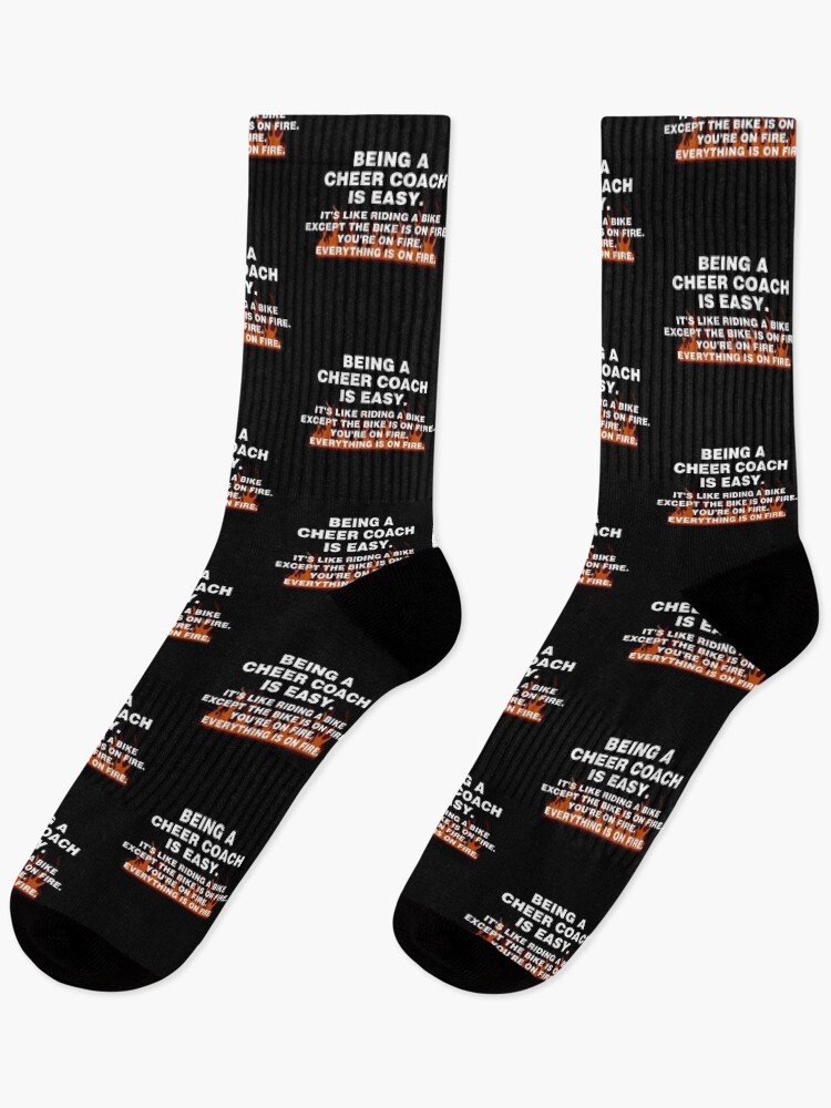 Aperçu 1 sur 5. Chaussettes avec l'œuvre I'm A Cheer Coach What's Your Superpower? créée et vendue par GoDPI.