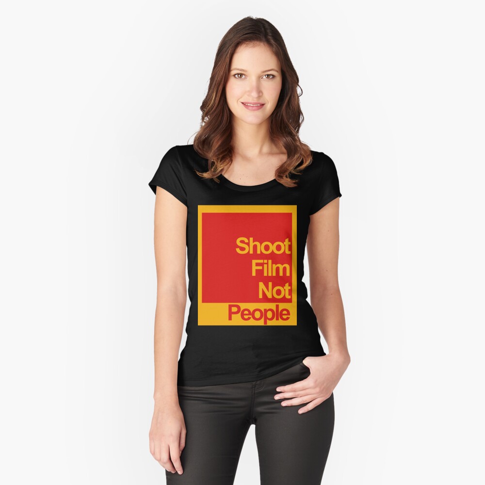 Artikel-Vorschau von Tailliertes Rundhals-Shirt, designt und verkauft von BadDogDesigns.