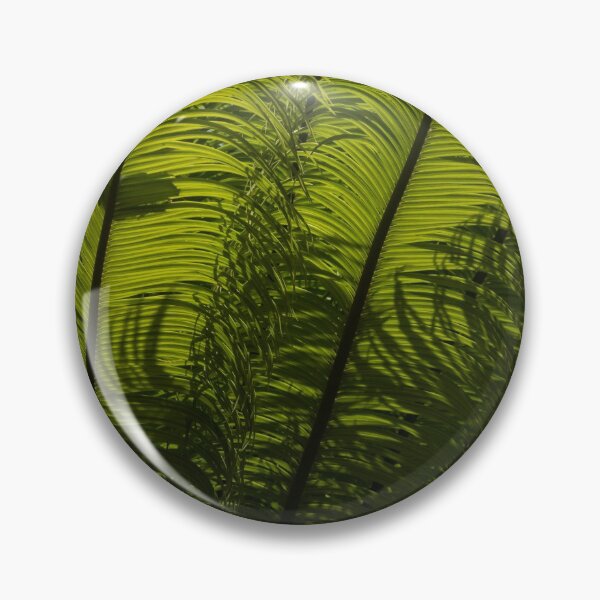 Artikelvorschau, Tropische grüne Rhythmen - gefiederte Farnwedel - horizontale Ansicht nach oben rechts entworfen und verkauft von Georgia Mizuleva.