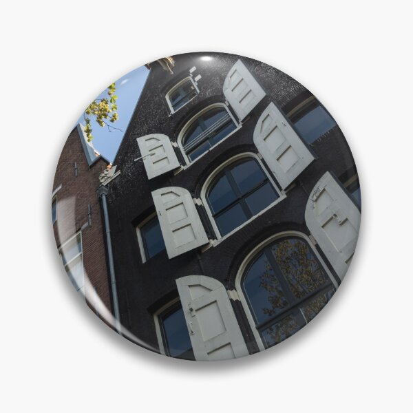 Artikelvorschau, Amsterdam Spring - Bogenfenster und Fensterläden - Links entworfen und verkauft von Georgia Mizuleva.