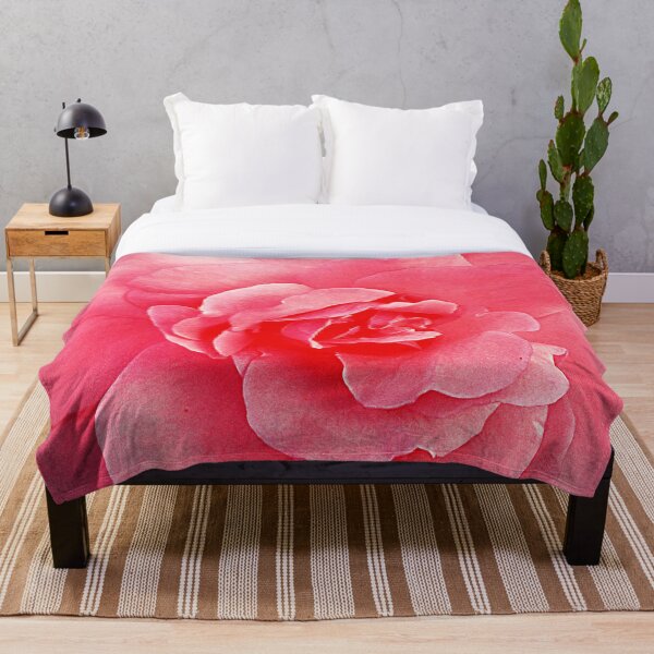 Artikelvorschau, Abstrakte rosa Rose in Valencia, Spanien entworfen und verkauft von Finding Balance.