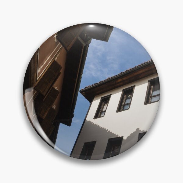 Artikelvorschau, Sun und Schatten - elegante Wiederbelebungs-Häuser in der alten Stadt Plovdiv, Bulgarien - Vertikale entworfen und verkauft von Georgia Mizuleva.