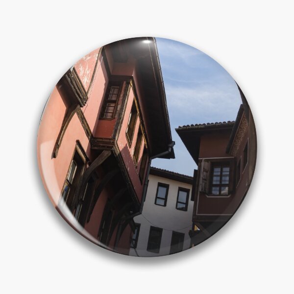 Artikelvorschau, Oriel Windows Galore - Revival Häuser in der Altstadt von Plovdiv, Bulgarien entworfen und verkauft von Georgia Mizuleva.