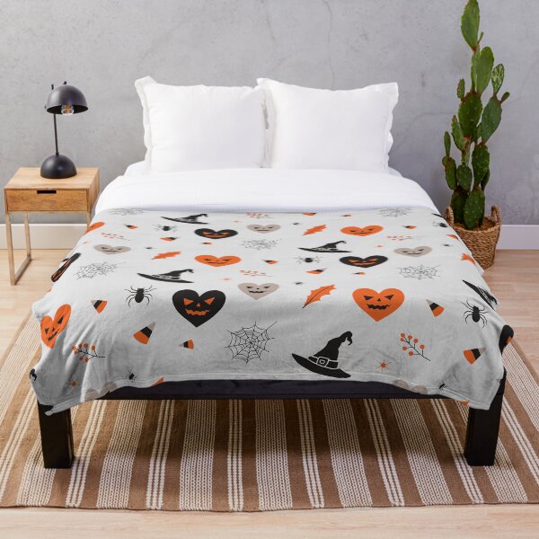 Artikelvorschau, Halloween Trendiges Muster, Hexenhut Spinne Scary Heart Pattern entworfen und verkauft von PlanetPattern.