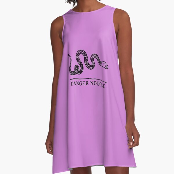 Artikel-Vorschau von Snake danger noodle shirt - Camellia GardenCamellia, designt und verkauft von SachShaw.