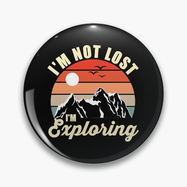 Aperçu de l'œuvre Vintage Retro Sunset Mountain Silhouette Randonnée créée et vendue par Flessner97.