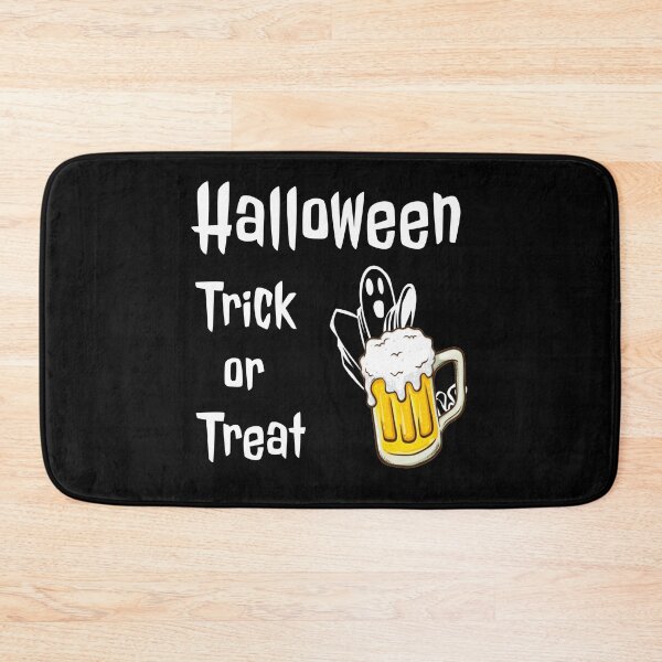 Aperçu de l'œuvre Halloween Trick or Treat Beer Mug Fantôme effrayant caché créée et vendue par Sloganifi.