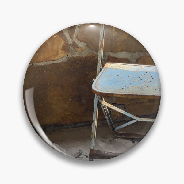 Item preview, silla plegable de metal oxidado vintage designed and sold by Revinished.