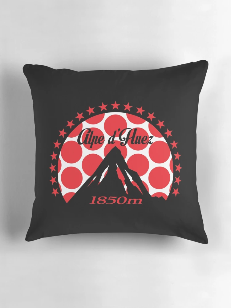 Aperçu 3 sur 4. Coussin avec l'œuvre Alpe d'Huez (Pois Rouges) créée et vendue par sher00.