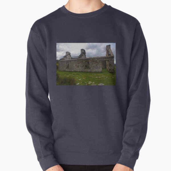Ruined Cottage at Cashelnagor, County Donegal, Ireland Pullover Sweatshirt