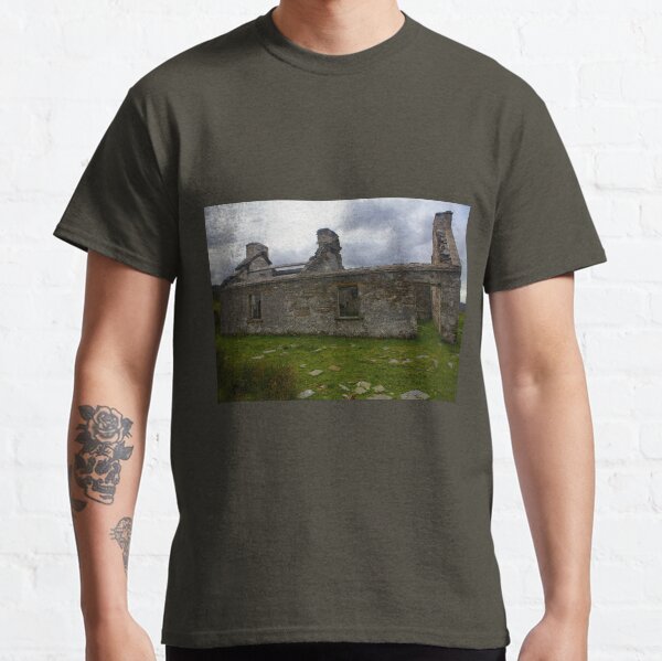 Ruined Cottage at Cashelnagor, County Donegal, Ireland Classic T-Shirt