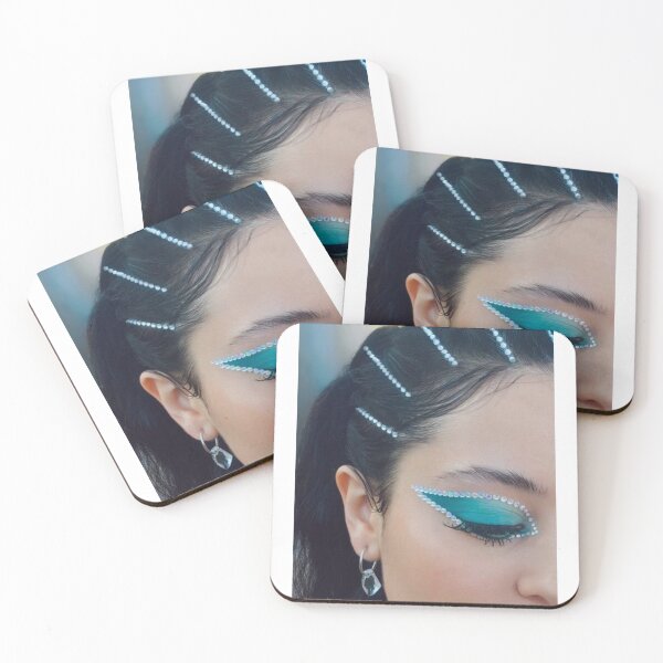 Aperçu de l'œuvre Maquillage Mady créée et vendue par designedsyddd.
