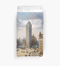 Flat Iron in New York City, ca 1903 colorized Duvet Cover