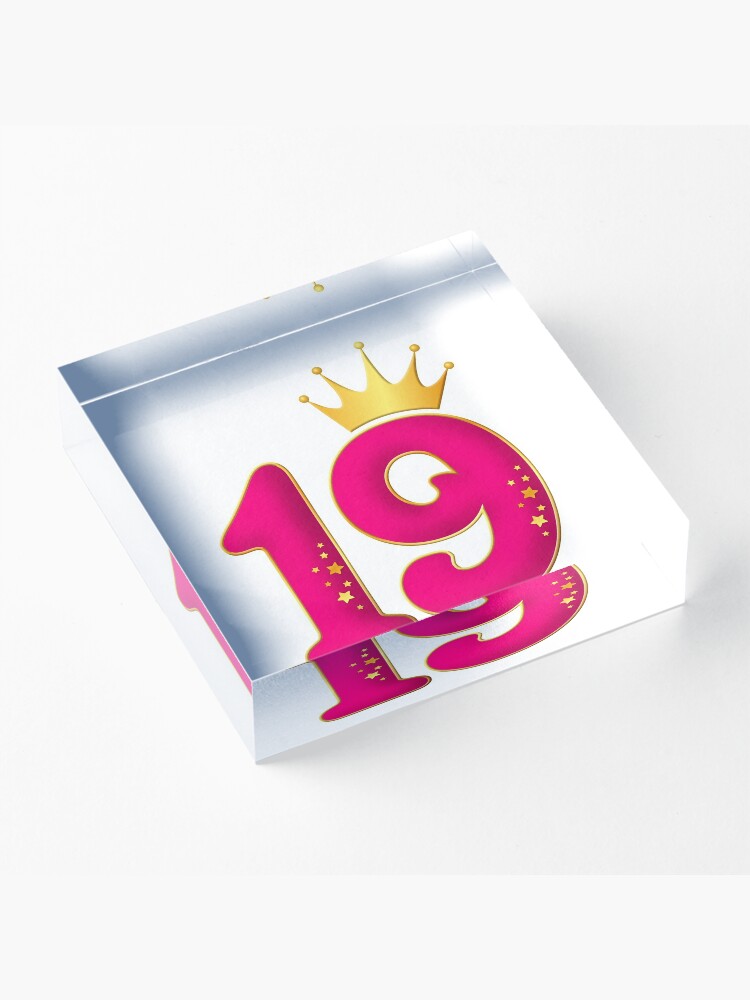 Lámina fotográfica for Sale con la obra «19 años, diseño de fiesta de  cumpleaños para niñas. Número 19 y corona» de iclipart