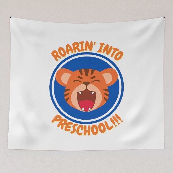Artikelvorschau, Brüllend in die Vorschule, süßer Tiger brüllt Marineblau - lustig, Schulanfangsgeschenke, Kindergeschenke, erster Schultag entworfen und verkauft von Teetee94.