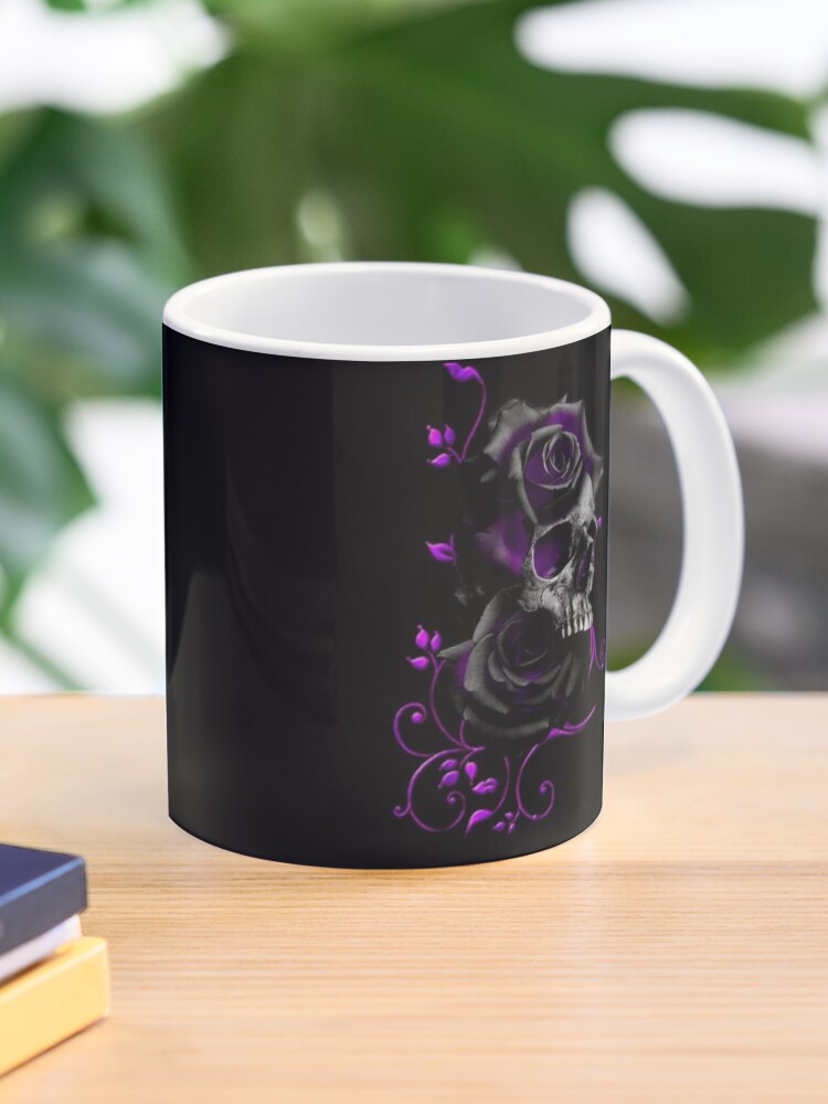 Taza de café «Calavera con Rosas Negras y Moradas» de SilvinaNoemi |  Redbubble