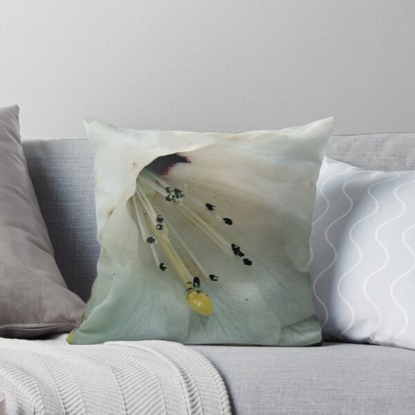 Aperçu de l'œuvre fleur de rhododendron créée et vendue par KathleenDawson.
