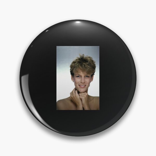 Artikelvorschau, Jamie Lee Curtis entworfen und verkauft von everettjamie3.
