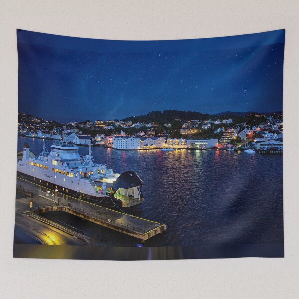 Artikelvorschau, Kristiansund bei Nacht - Norwegen entworfen und verkauft von Kathy Weaver.