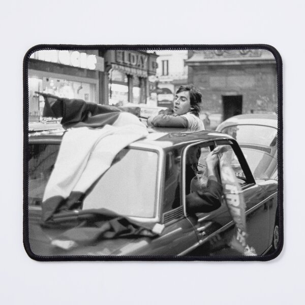 Item preview, r2956/ Retour vers le Passé ! Les Gens de Paris : Les Supporters Français sont là (4 Konica T3: Vivitar Série 1:70.210 hp5 400 iso Okaio Créations Olavia & Olao 1975 designed and sold by o.okaïo.