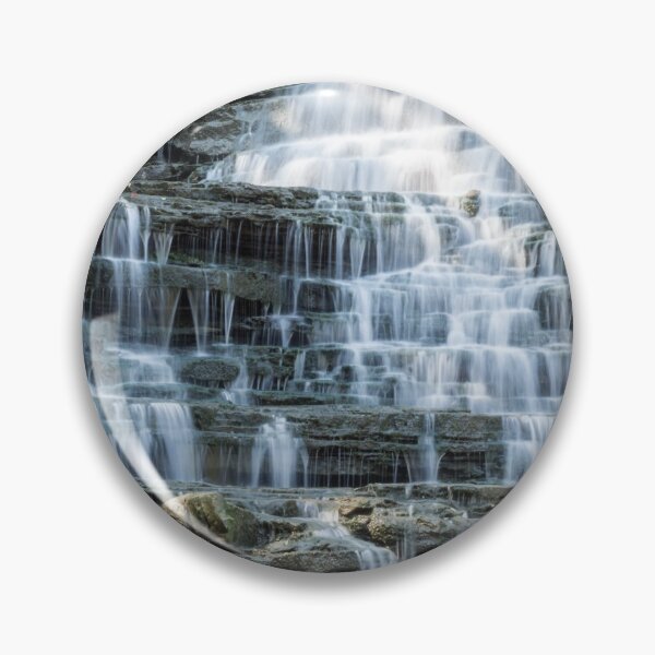 Artikelvorschau, Albion Falls in Hamilton Ontario Kanada - Herrliche Stufenkaskaden entworfen und verkauft von Georgia Mizuleva.