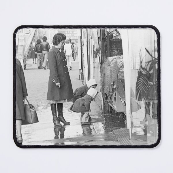 Item preview, r1061/ New Finition 2021 : Les Gens de Paris : Maman, les Jumelles et les poissons ! - Konica T3: Vivitar Série 1:70.210 hp5 400 iso Okaio Créations Olavia & Olao 1975 designed and sold by o.okaïo.