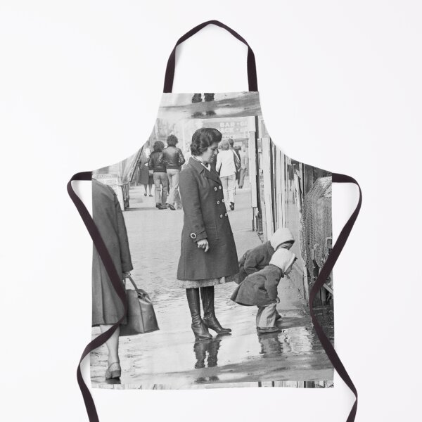 Item preview, r1061/ New Finition 2021 : Les Gens de Paris : Maman, les Jumelles et les poissons ! - Konica T3: Vivitar Série 1:70.210 hp5 400 iso Okaio Créations Olavia & Olao 1975 designed and sold by o.okaïo.