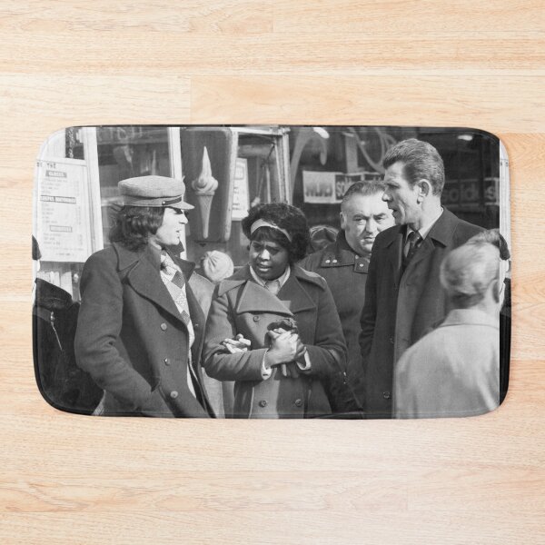 Item preview, r1060/ New Finition 2021 : Les Gens de Paris : Capitaine de Sortie: Discussions ! - Konica T3: Vivitar Série 1:70.210 hp5 400 iso Okaio Créations Olavia & Olao 1975 designed and sold by o.okaïo.