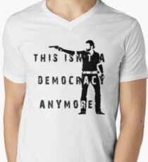 Rick Grimes - The walking dead Men's V-Neck T-Shirt
