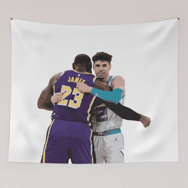 Artikelvorschau, Lebron James x Lamelo Ball Ermutigende Umarmung entworfen und verkauft von Basketball For Life.
