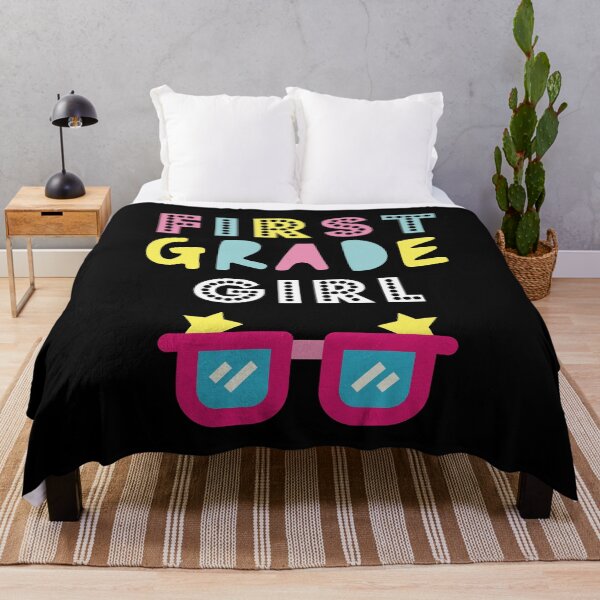 Artikelvorschau, 1. Klasse Mädchen - Funky Retro Party Sonnenbrille - Geschenk für Tochter oder Nichte entworfen und verkauft von CactusFamily.