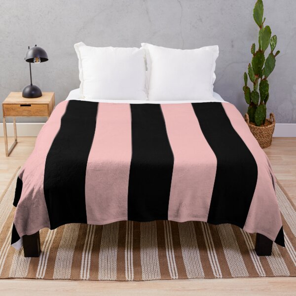 Artikelvorschau, Pastellrosa und schwarzes vertikales Streifenmuster 2022 Color Summer Hue - Shade - Color Pantone First Blush 13-2003 entworfen und verkauft von ColorOfTheYears.